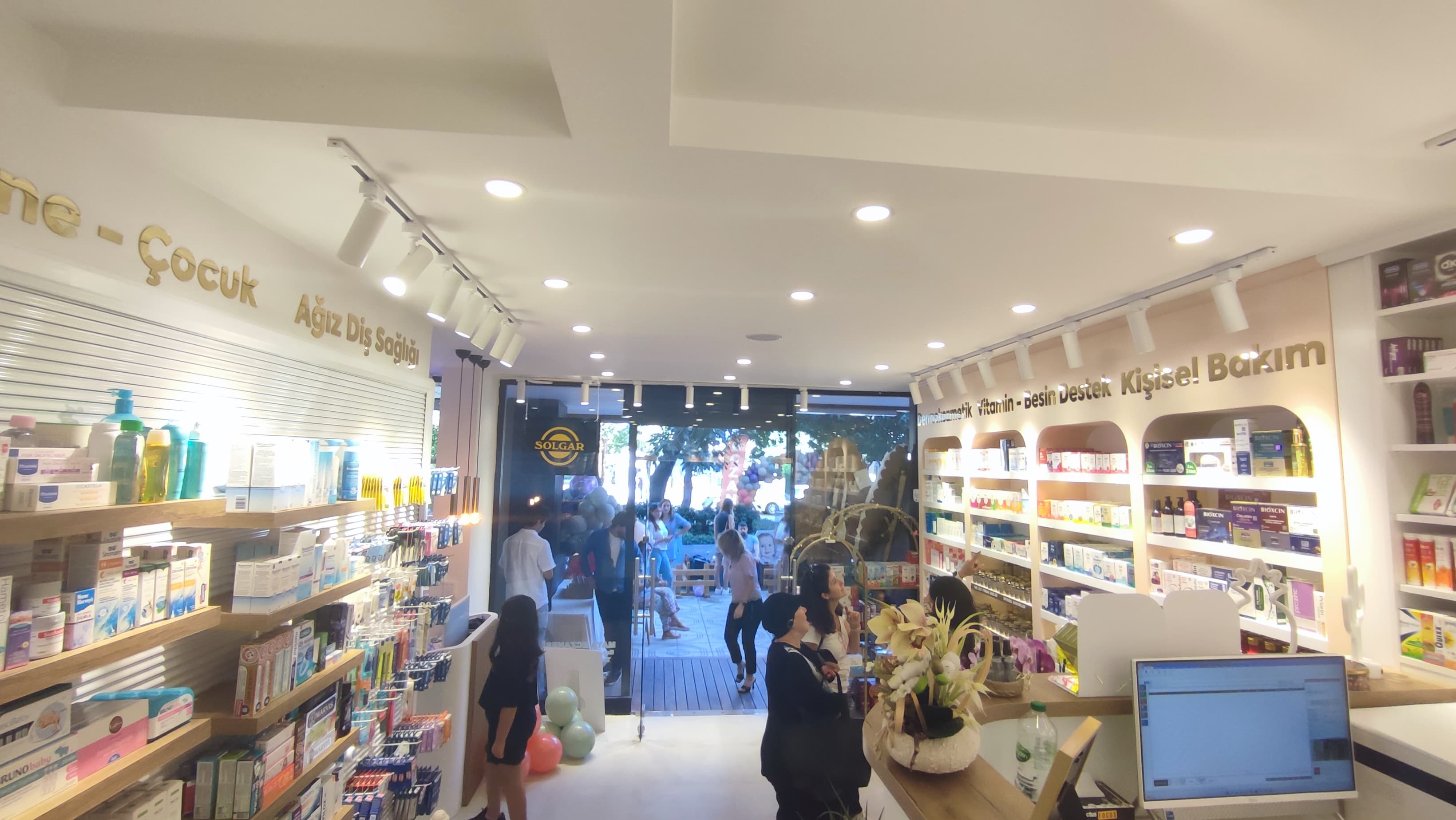 Maya Eczanesi - Modern Pharmacy